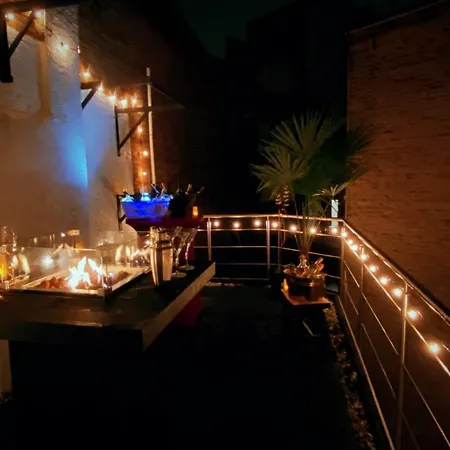 דירה Loco Paradiso - Two Kingsize Beds, Outdoor Terrace, Dj Booth, Bar, Cinema, Bathtub, Kitchen, Airco *