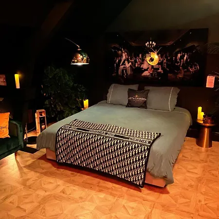 Loco Paradiso - Two Kingsize Beds, Outdoor Terrace, Dj Booth, Bar, Cinema, Bathtub, Kitchen, Airco דירה